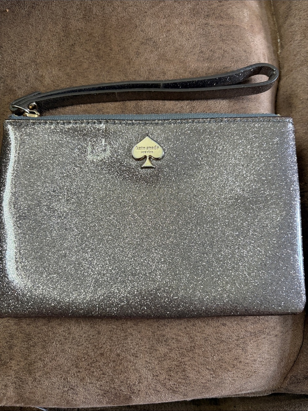 Kate Spade Glitter Wristlet (callouts)